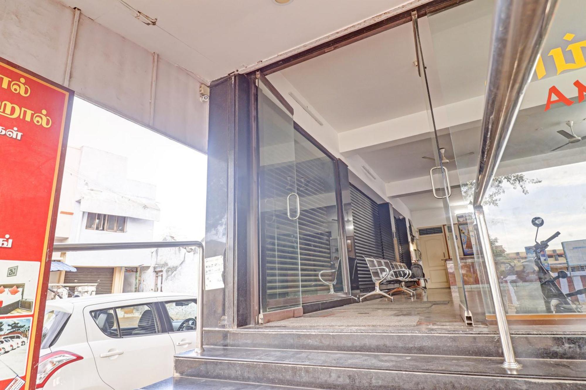 Oyo Flagship Amman Lodge Chennimalai المظهر الخارجي الصورة