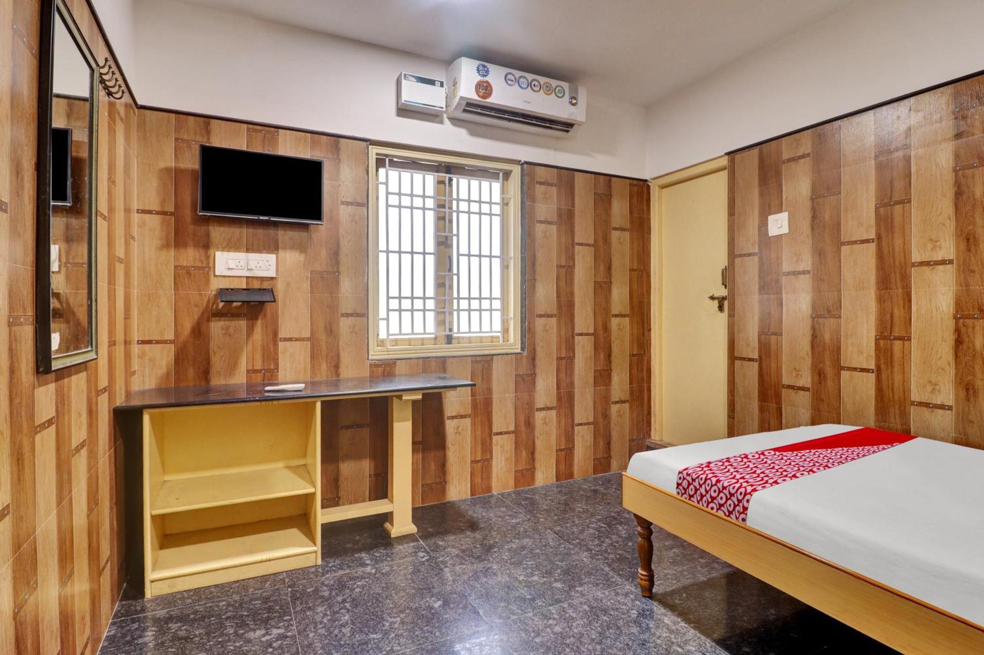 Oyo Flagship Amman Lodge Chennimalai المظهر الخارجي الصورة