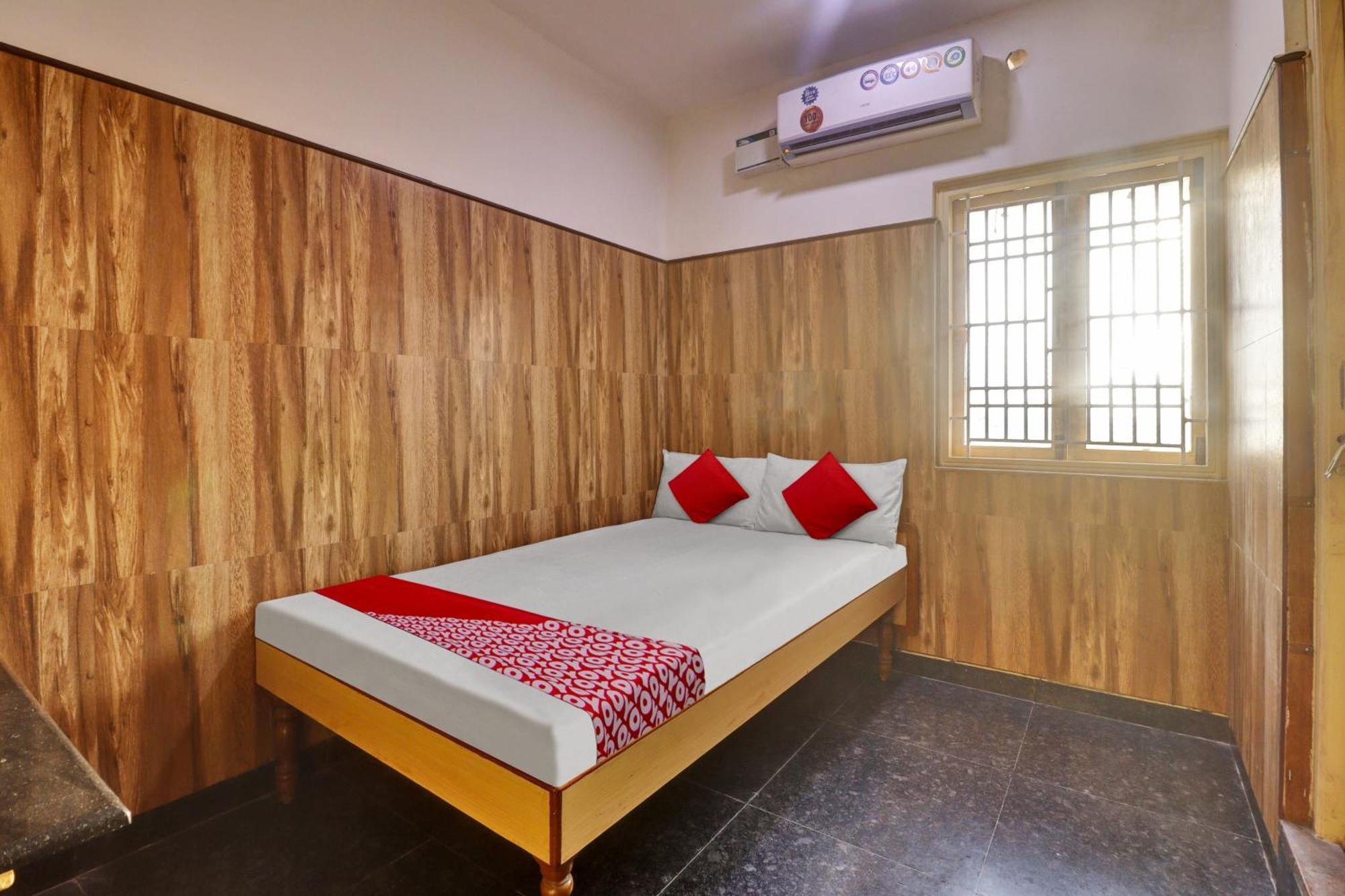 Oyo Flagship Amman Lodge Chennimalai المظهر الخارجي الصورة