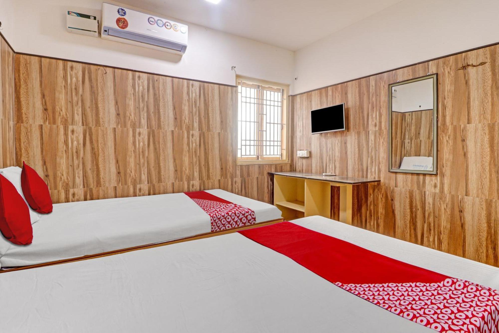Oyo Flagship Amman Lodge Chennimalai المظهر الخارجي الصورة