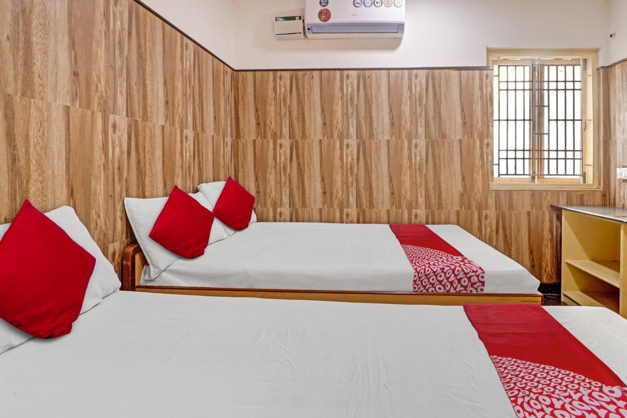 Oyo Flagship Amman Lodge Chennimalai المظهر الخارجي الصورة